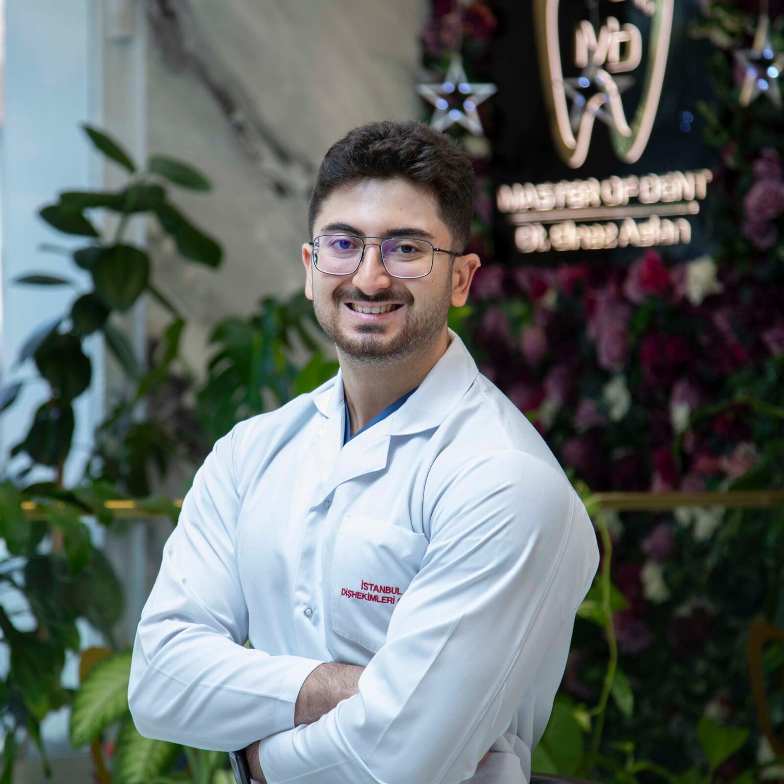 Dr. Sertan Dinçer experienced dentist at Master of Dent Clinic Istanbul